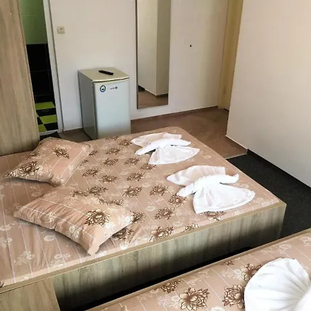 بيت ضيافة Vila Mirela