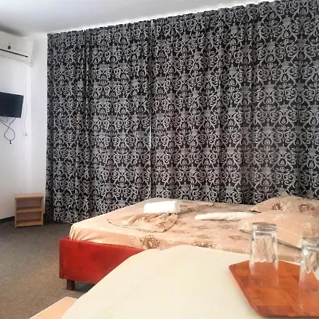 بيت ضيافة Vila Mirela *