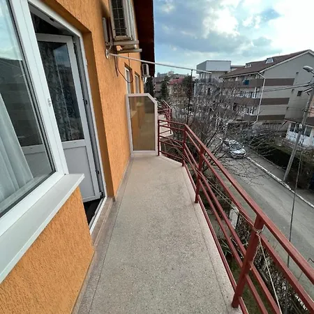 Pensiune Vila Mirela *